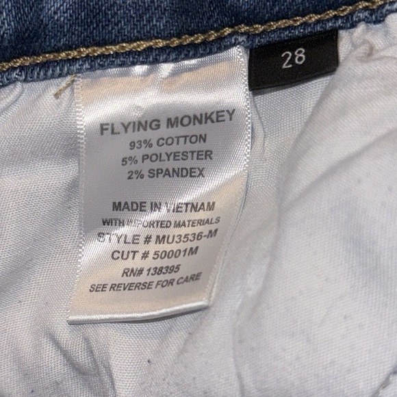 ๐น๐๐๐ฃ๐๐๐ฃ Jeans - Picture 4 of 4